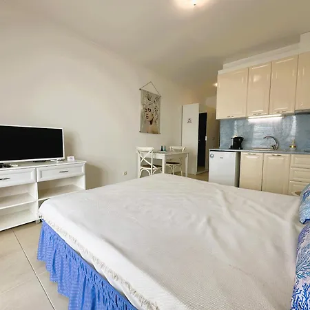 شقة Marina Breeze - Firstline & Seaview نيسيبار
