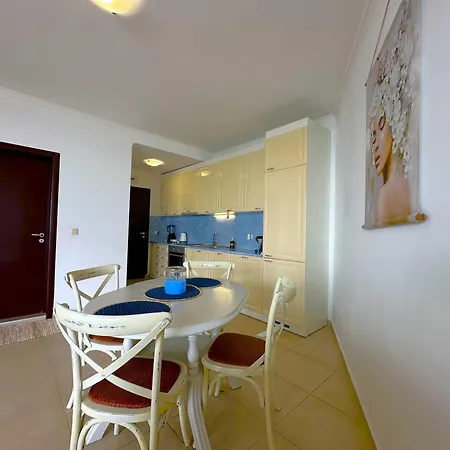 شقة Marina Breeze - Firstline & Seaview نيسيبار