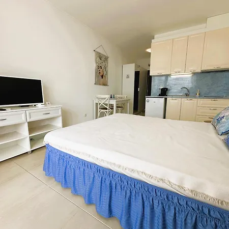 Marina Breeze - Firstline & Seaview * نيسيبار